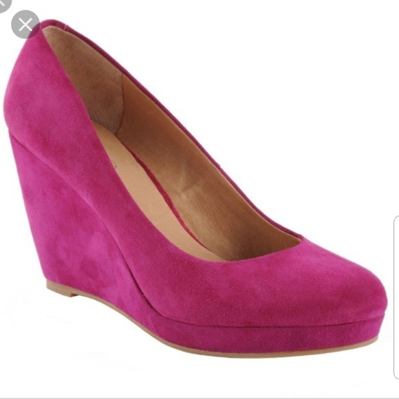 Aldo Shoes - 🆕️ALDO Tutaj fuschia wedges 🆕️